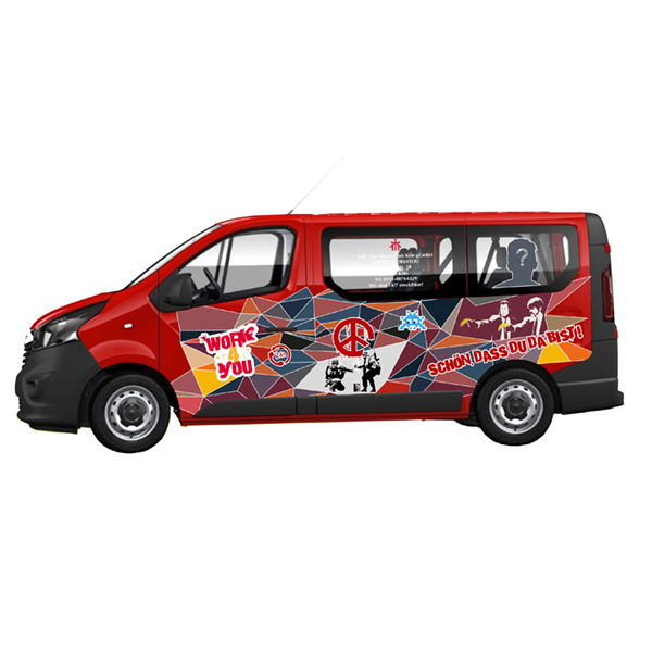 Foto von bedrucktem Auto
